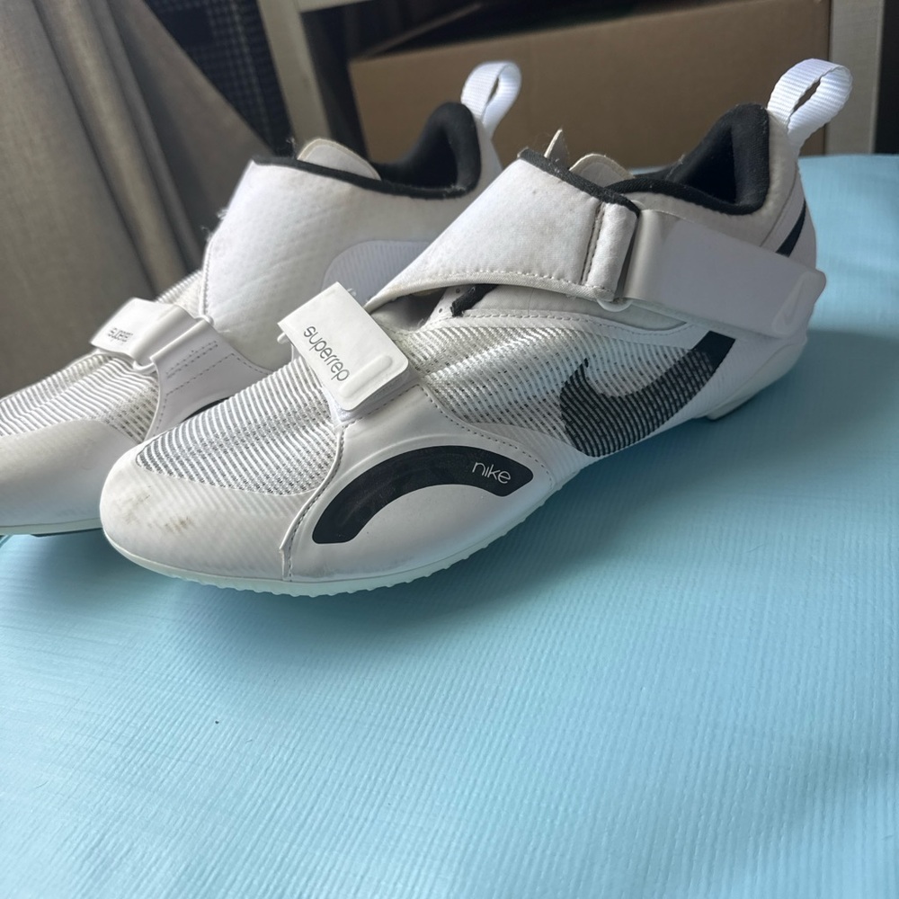 Nike men’s 11.5 indoor cycling shoes, spin classes, peloton